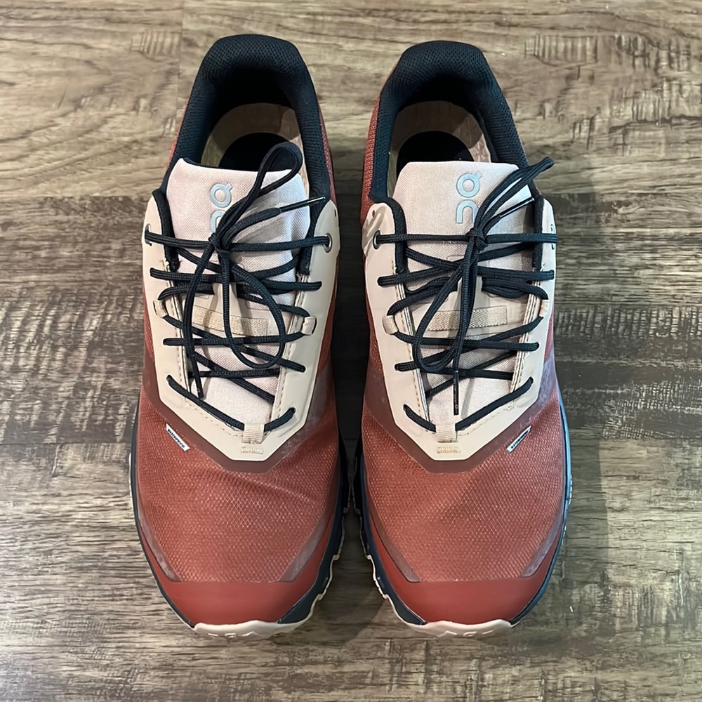 ON RUNNING CLOUDVENTURE WATERPROOF WOMEN'S RUNNING SHOE